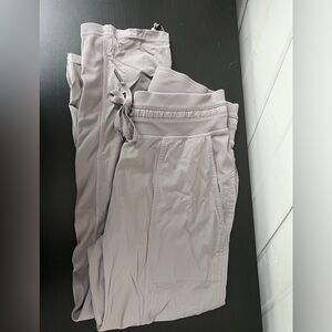 Lululemon Dance Studio Cropped Mid Rise Pants XS Gray